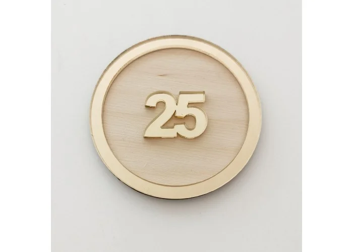 Γούρι από ξύλο και Plexiglass 2026 #6 Γούρι από ξύλο και Plexiglass 2026 #6