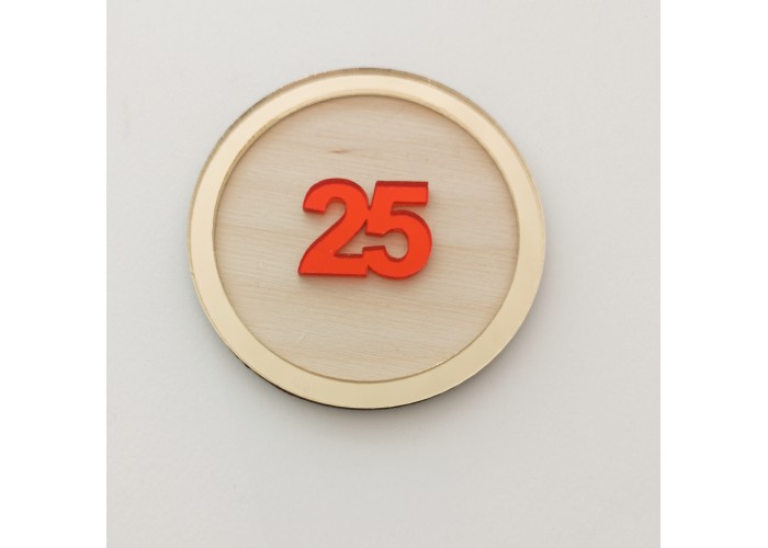 Γούρι από ξύλο και Plexiglass 2026 #6 Γούρι από ξύλο και Plexiglass 2026 #6