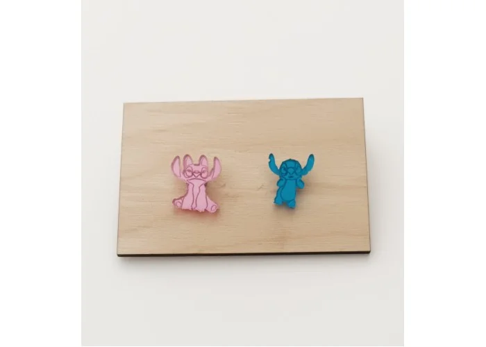 Σκουλαρίκια Plexiglass καρφωτά Stitch  