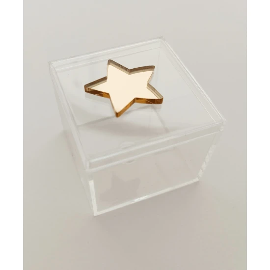 Plexiglass κουτάκι  5,5cm  με διακοσμητικό στοιχείο plexiglass αστέρι  